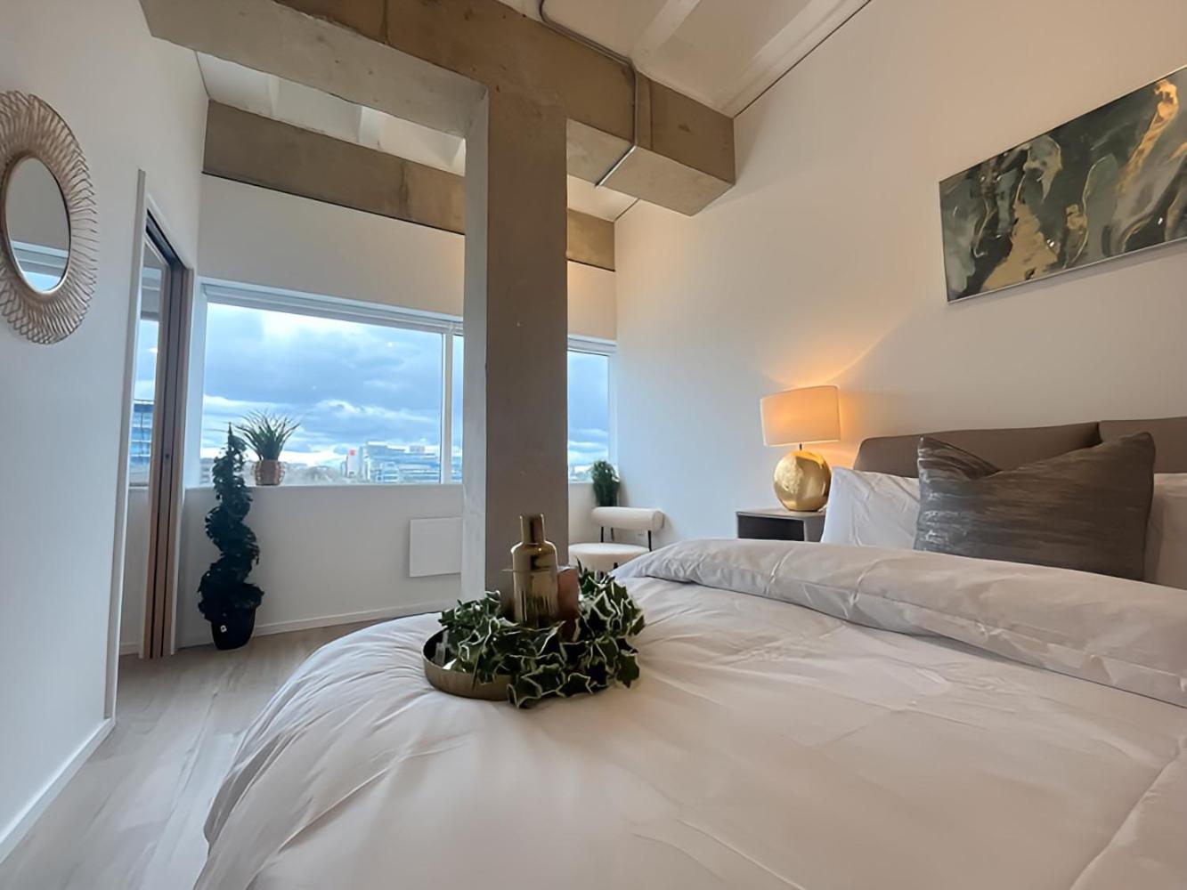 1br Luxury Flat At Train Station - Long Welcome - Just Ask Apartment *